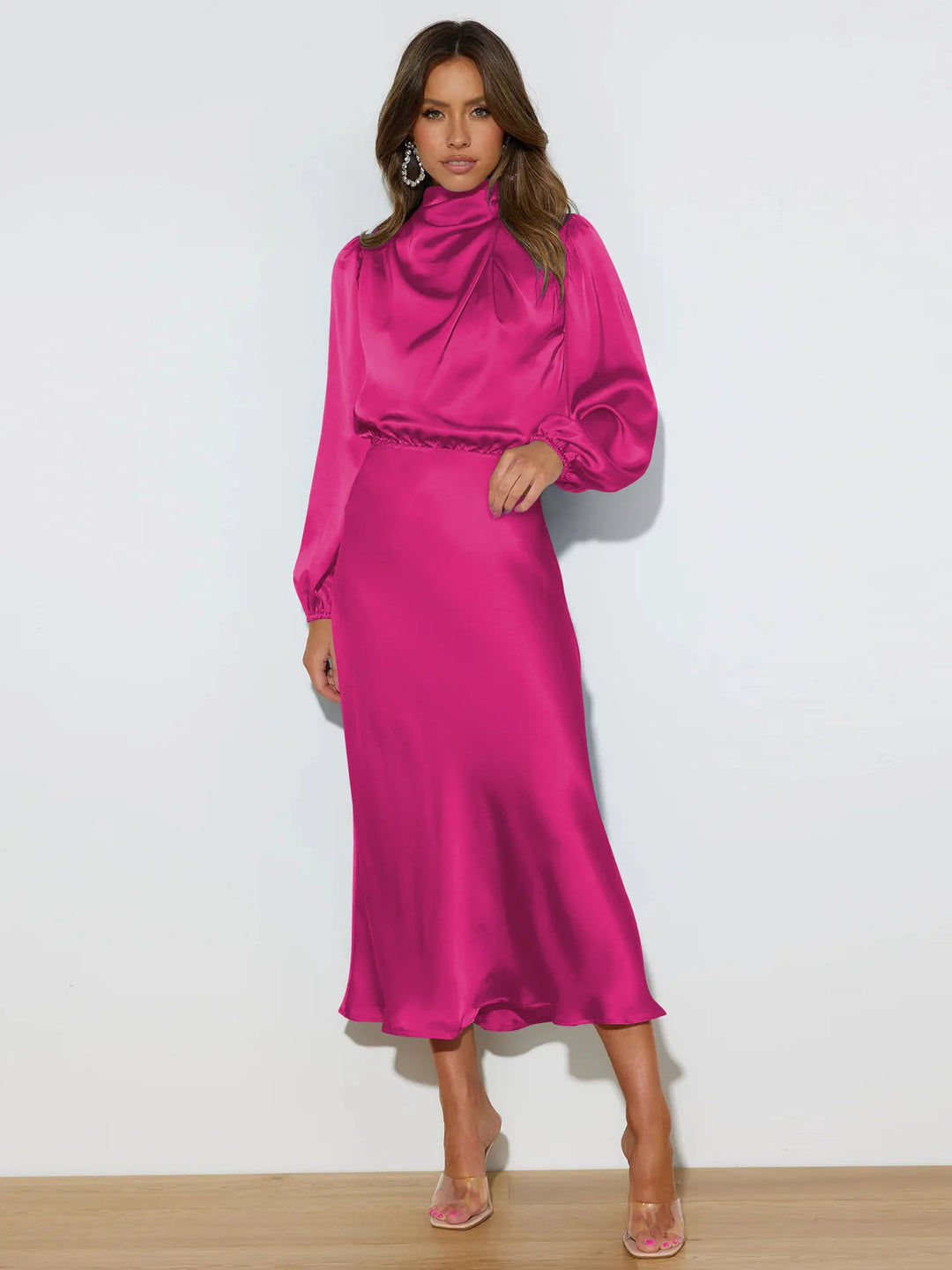 Suknia Wieczorowa z Połyskiem – Zjawiskowy Look