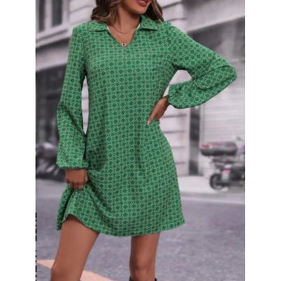 Modna Sukienka Z Nadrukiem I Długim Rękawem | Nowoczesny Design