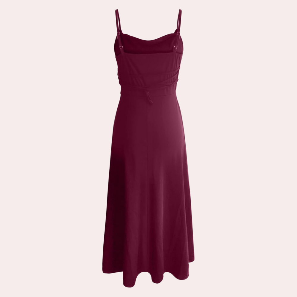 Elegancka maxi sukienka podkreślająca kobiecy styl