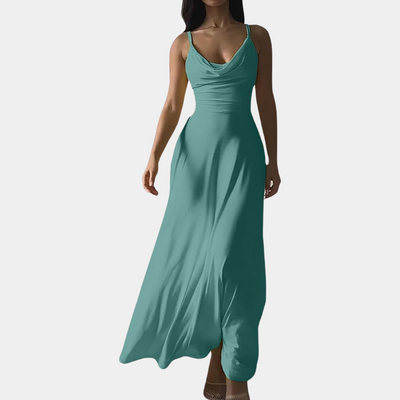 Elegancka maxi sukienka podkreślająca kobiecy styl