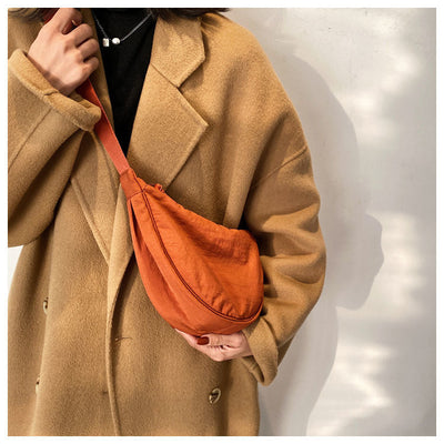 Modna Torba | Półksiężycowy Design