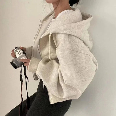 Krótka Zimowa Bluza z Kapturem – Bluza w Stylu Warstwowym