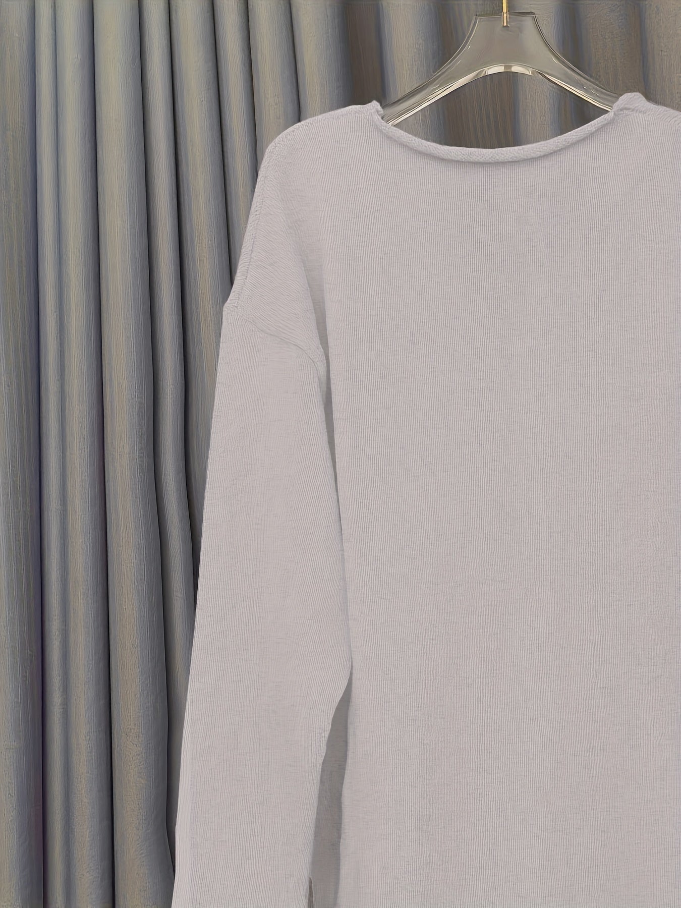 Sweter Oversize Z Eleganckim Dekoltem V