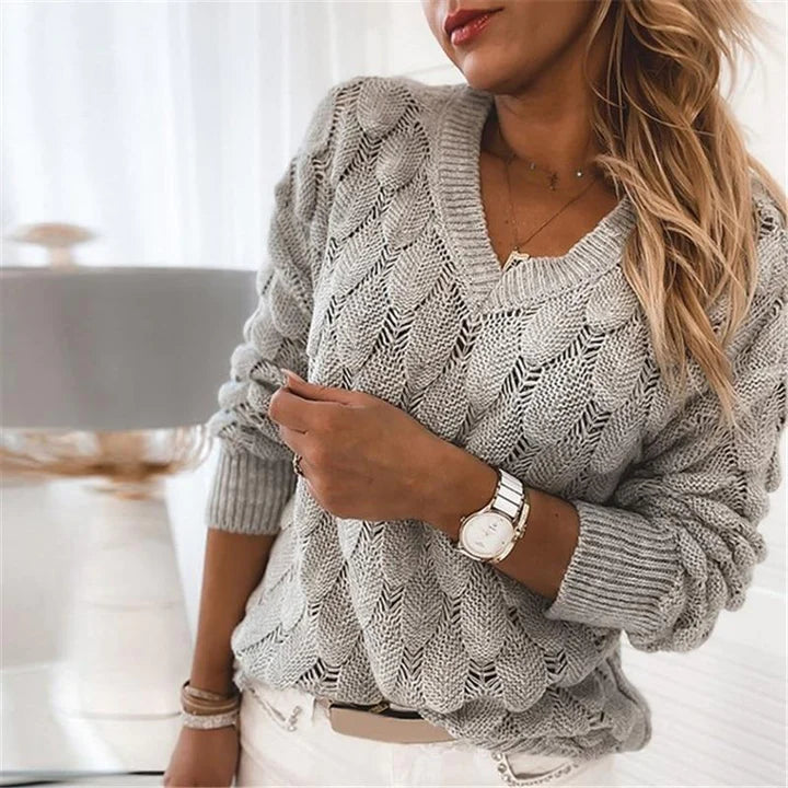 Modny Sweter Dzianinowy Z Dekoltem W Serek | Komfortowy