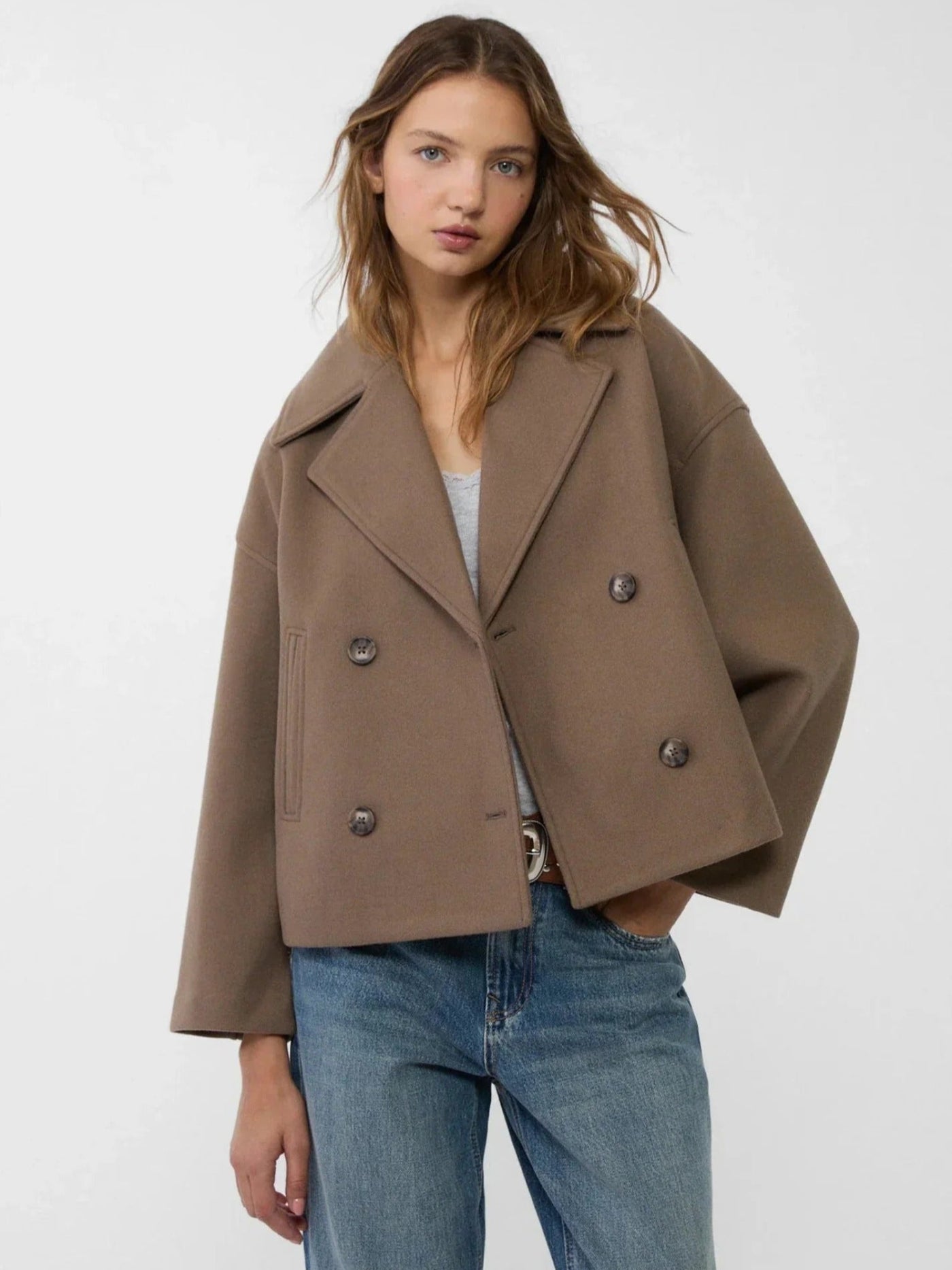 Modny Krótki Oversize Kardigan – Guziki